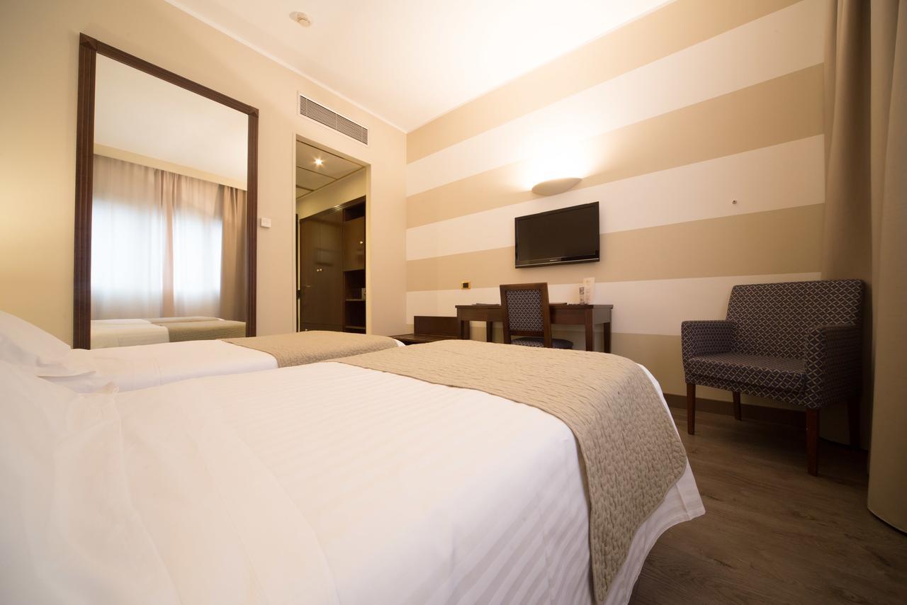 Hotel Motel Ascot Lissone Bagian luar foto