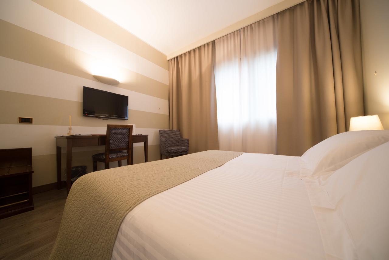 Hotel Motel Ascot Lissone Bagian luar foto