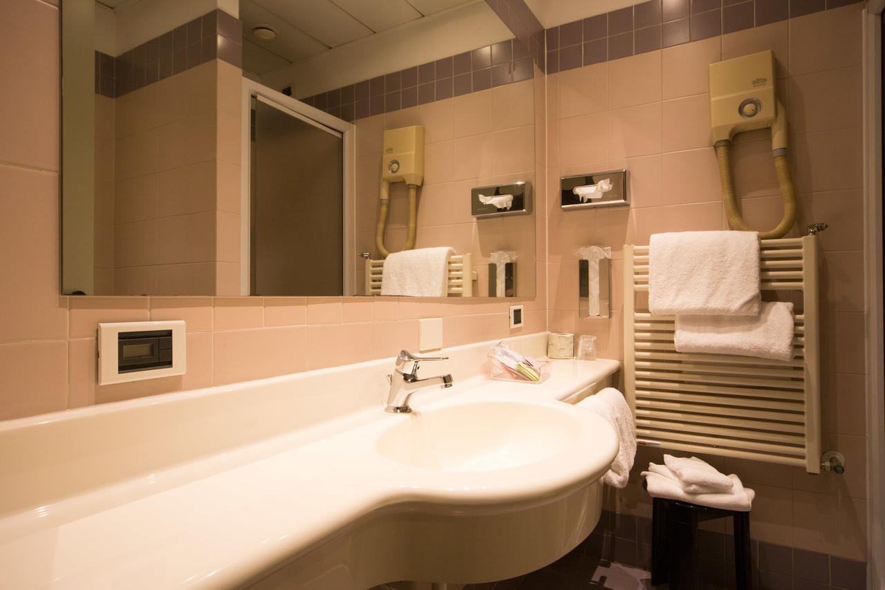 Hotel Motel Ascot Lissone Bagian luar foto